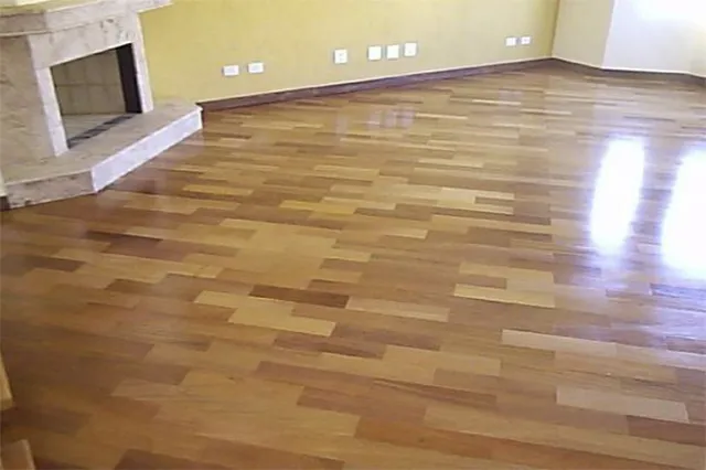 Clareamento de Piso de Madeira